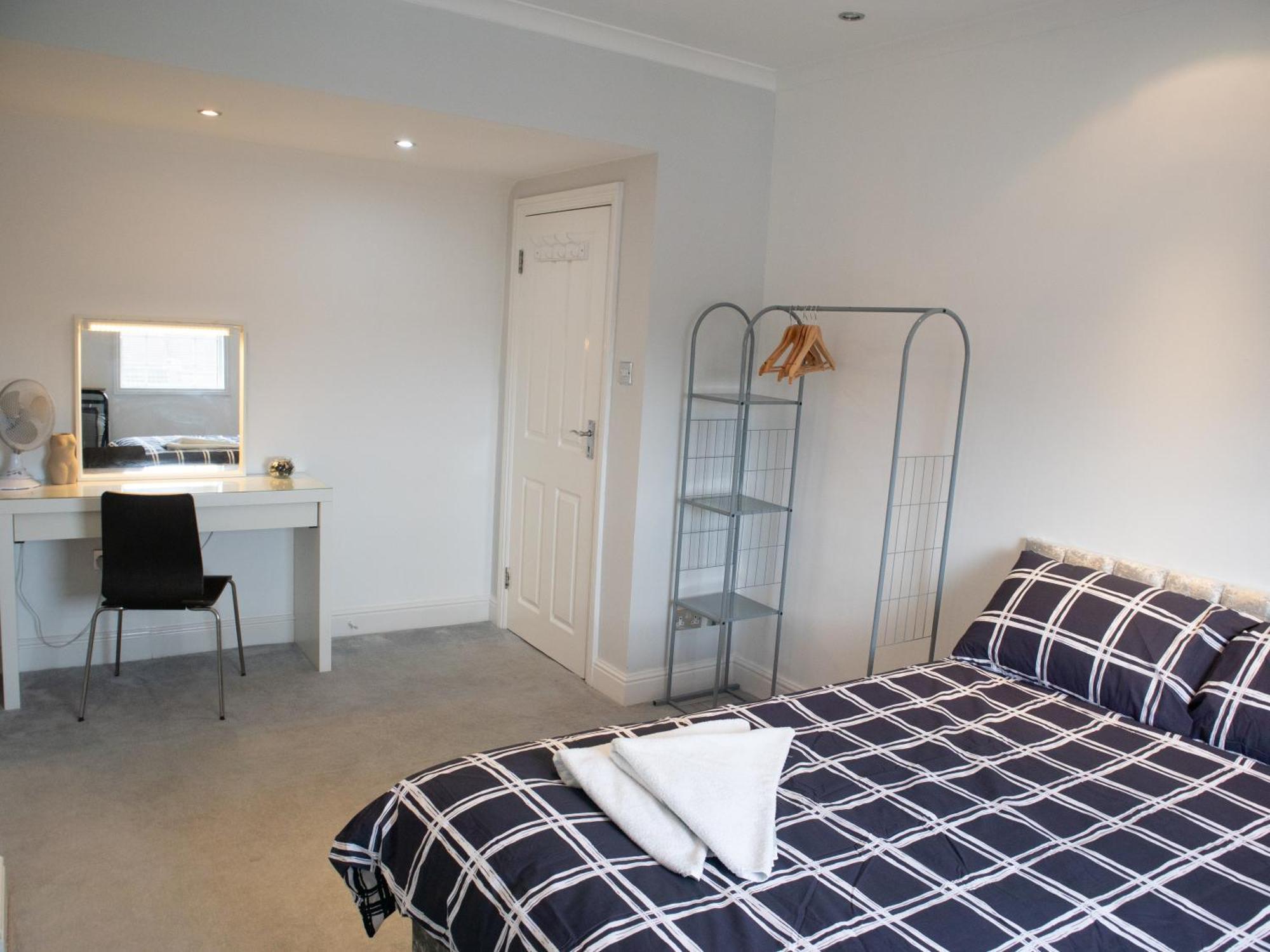 크로이던 Bright Private Terrace - Free Private Parking - Tv - Wifi - Netflix 아파트 외부 사진
